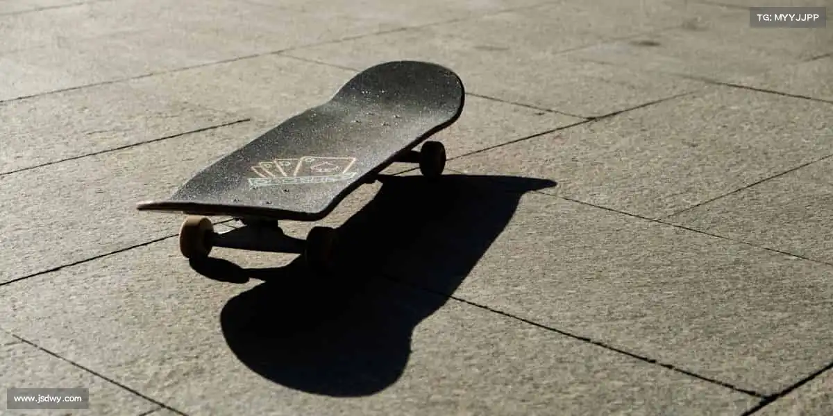 milan米兰🎾挥动球拍,让每一次击球都成为热血的呐喊!